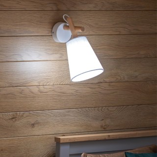 Lampadaire Vaio 1 lumière – blanc & pin – en métal et bois – style moderne