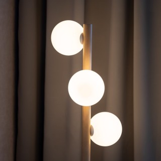 Lampadaire Estera 3 lumières – pin – en métal et bois – style moderne