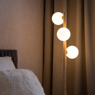 Lampadaire Estera 3 lumières – pin – en métal et bois – style moderne