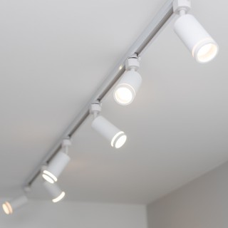 Spot sur rail Tracer – blanc – en métal – style moderne et loft