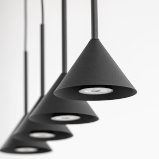 Suspension Cono 4 lumières – noir – en métal – style moderne et loft