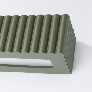 Applique en céramique RIGATA vert olive