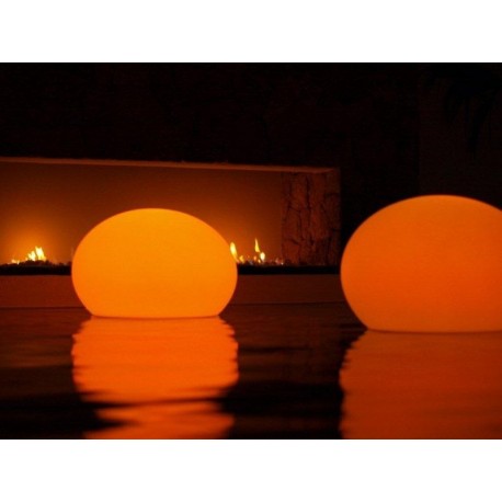 Boule lumineuse : pour un jardin au style contemporain - Eclairage de Jardin